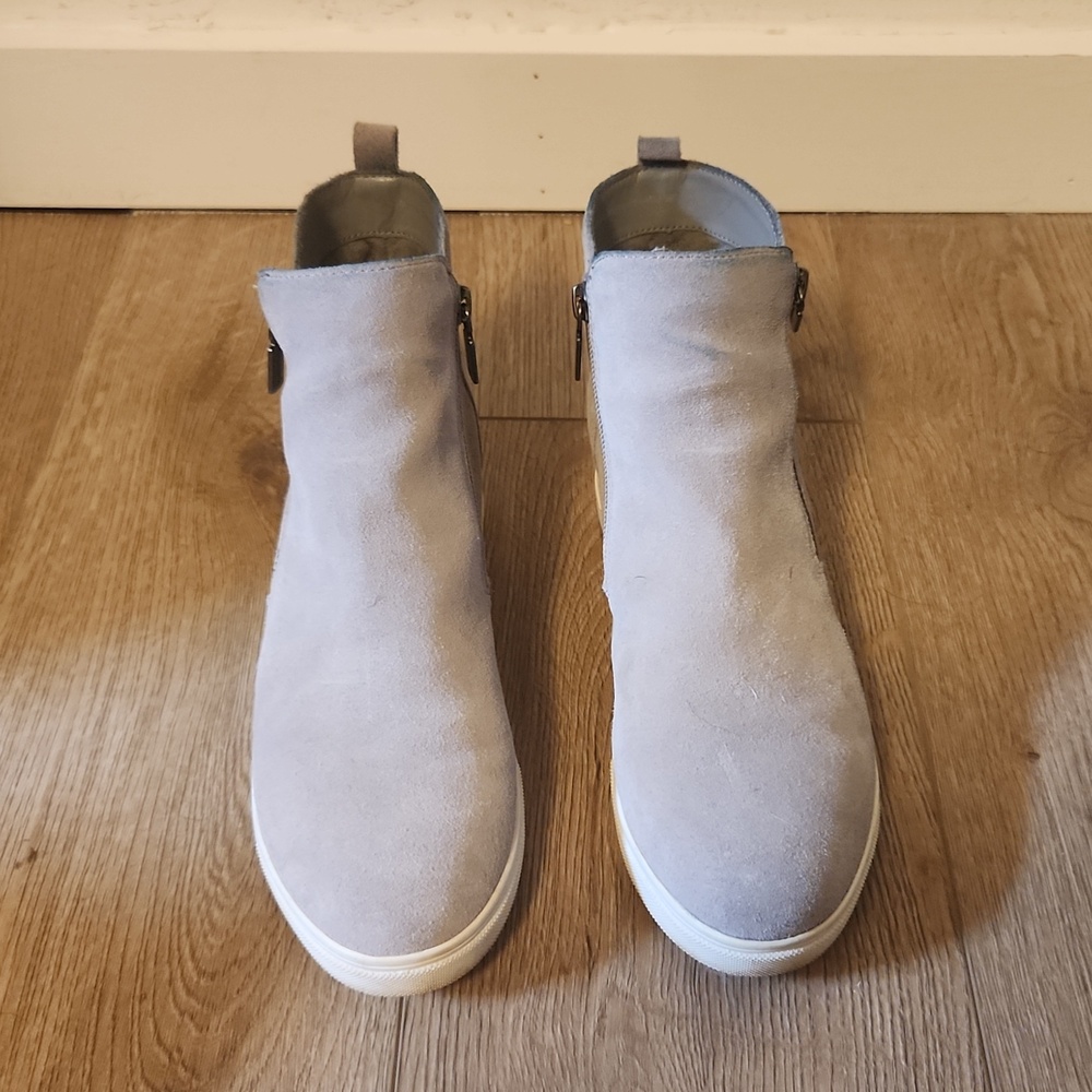Blondo  waterproof suede sneaker bootie size 9